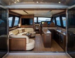 Catamaran Sports Yacht Saloon