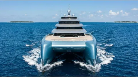 Catamaran Mega Yacht 120m Bow