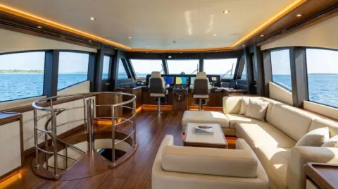 21m Motor Yacht Bridge
