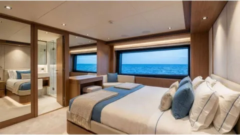 21m Motor Yacht Double Cabin
